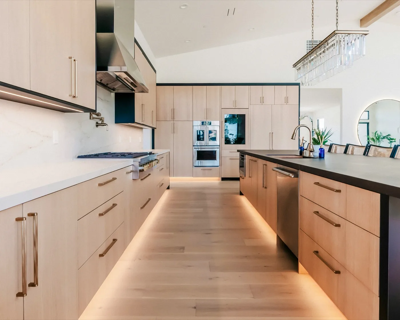 Luxusküche mit Holz